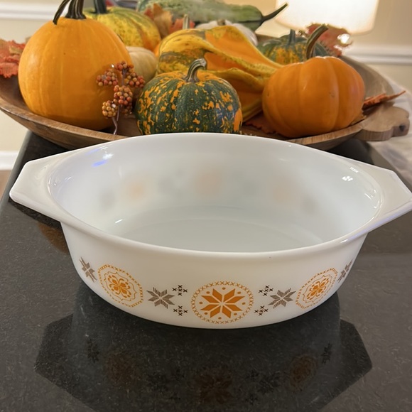 Pyrex Vintage  Town and Country Oval Dish. - Picture 1 of 16